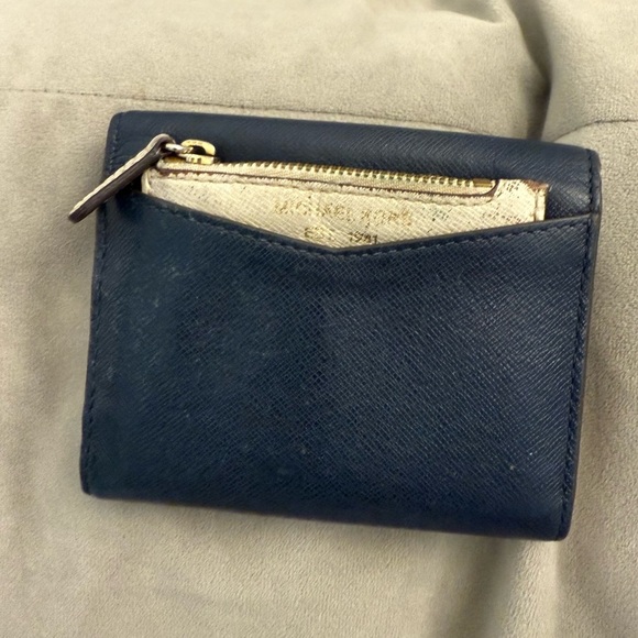 Michael Kors Navy Wallet w/ zipper cream change pouch - Picture 3 of 5